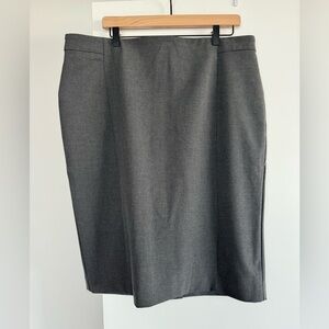 Ann Taylor Pencil Skirt in Gray Bi-Stretch, size 18
